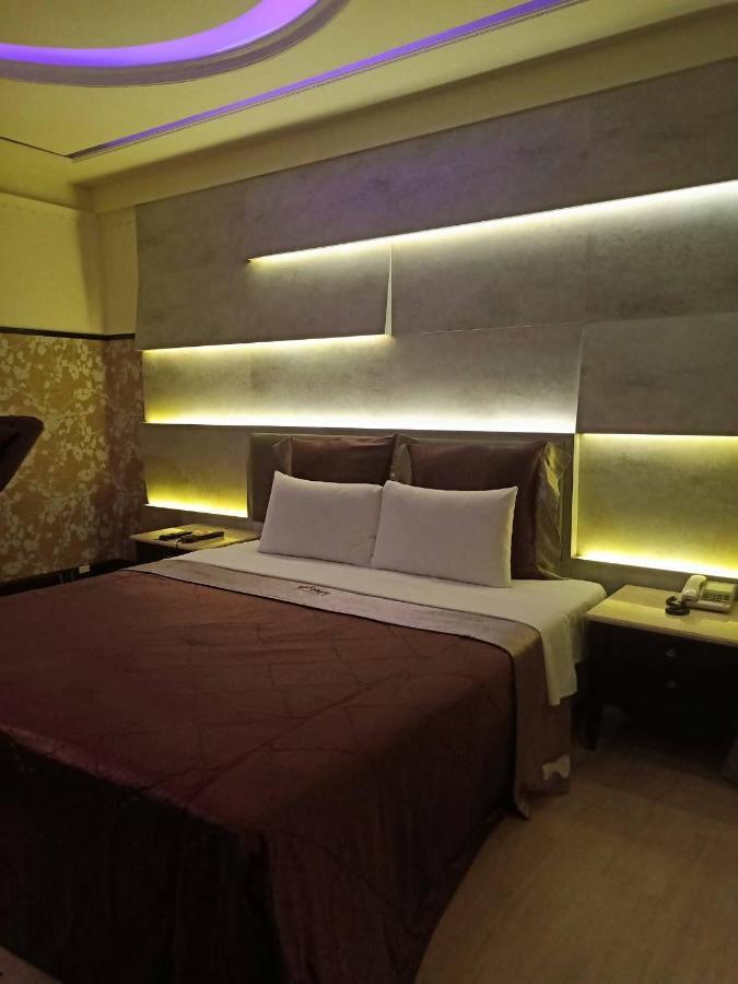 Xin Yuan Motel Taichung Exterior photo